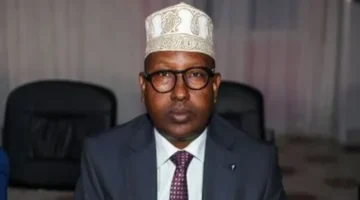 وزير الدفاع الصومالي يحذر ترامب من تحويل الانتباه عن وعوده الانتخابية بسبب الملف الصومالي 1